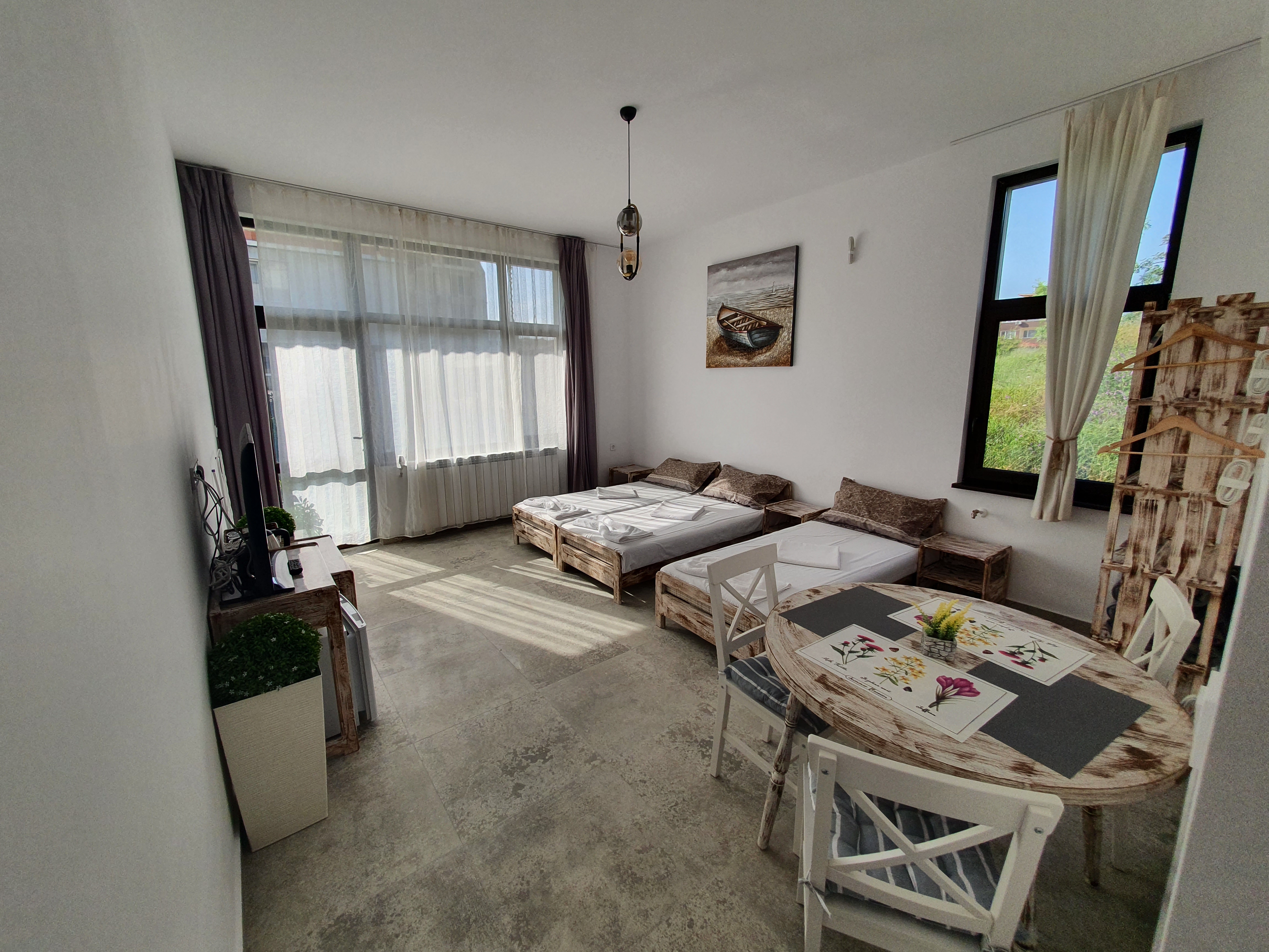 Стая 102 - снимка 1