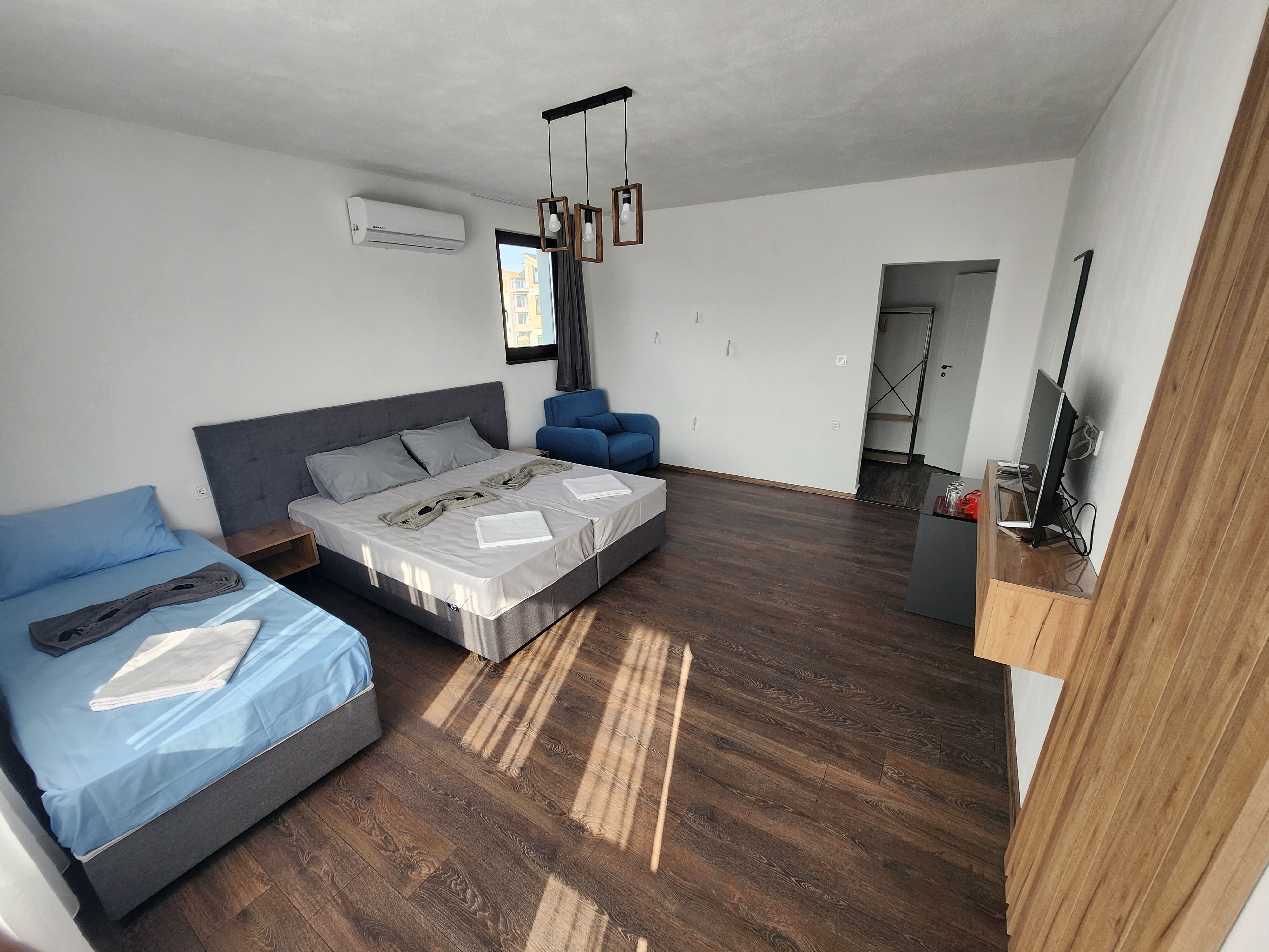 Стая 302 - снимка 1